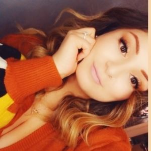 Meet your Posher, Yesenia